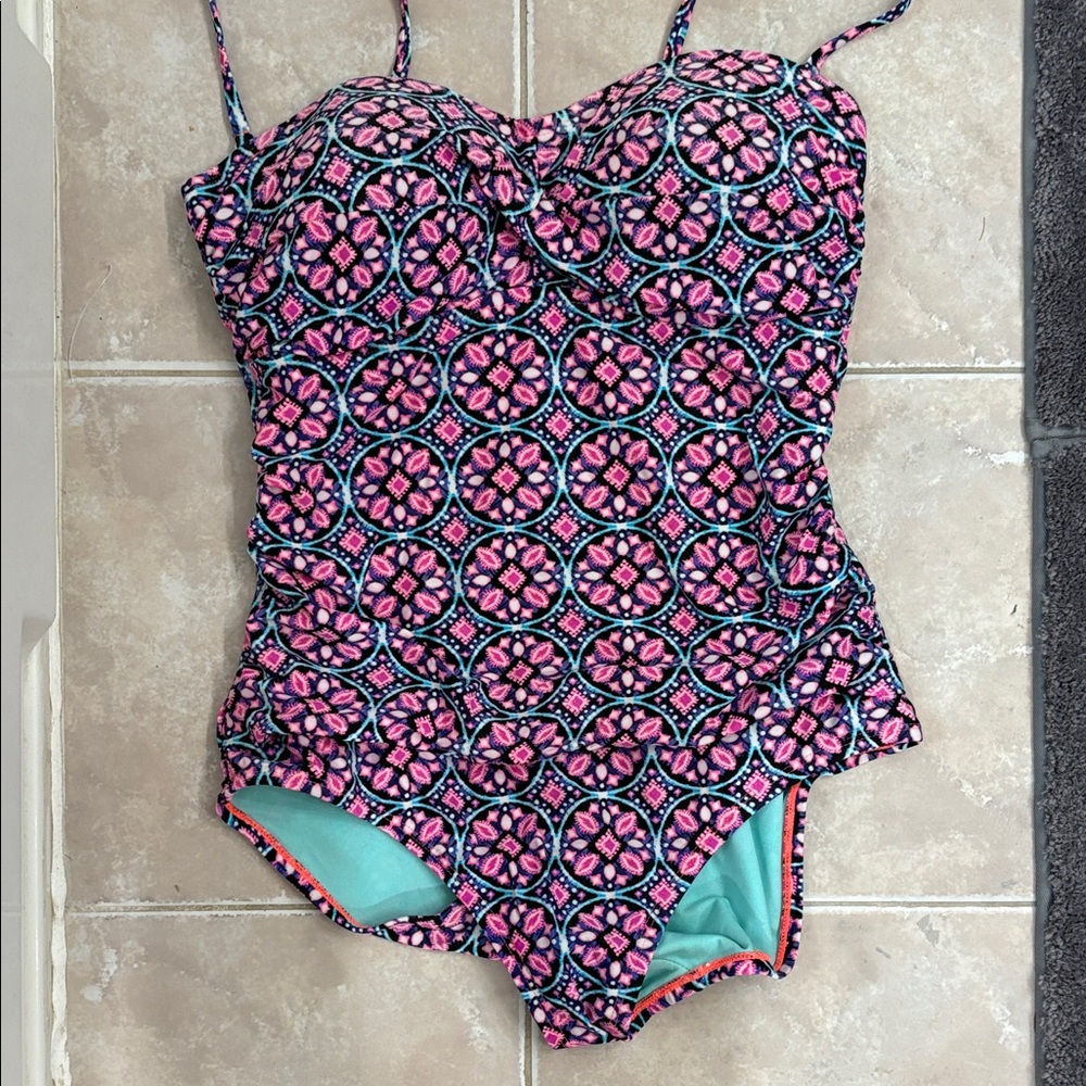 Women’s ' Pink Patterned One-Piece Swimsuit